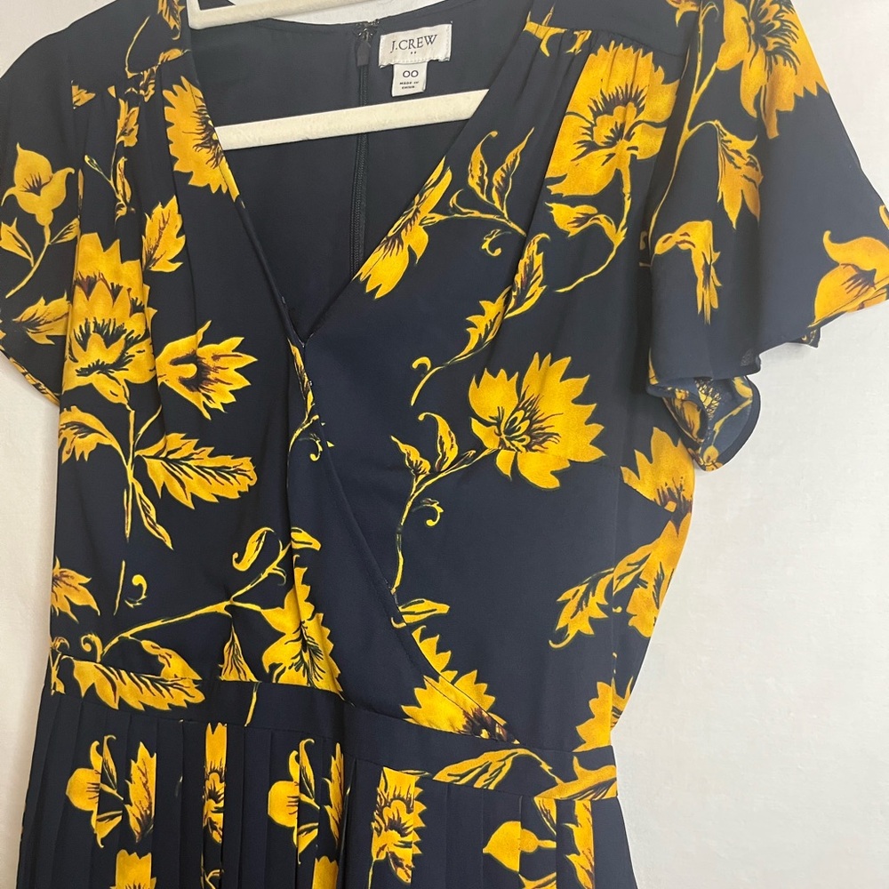 J. Crew - NWOT - v-neck silk navy/yellow floral dress - excellent condition!